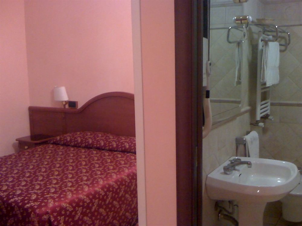 Albergo Sandra Rom Exteriör bild