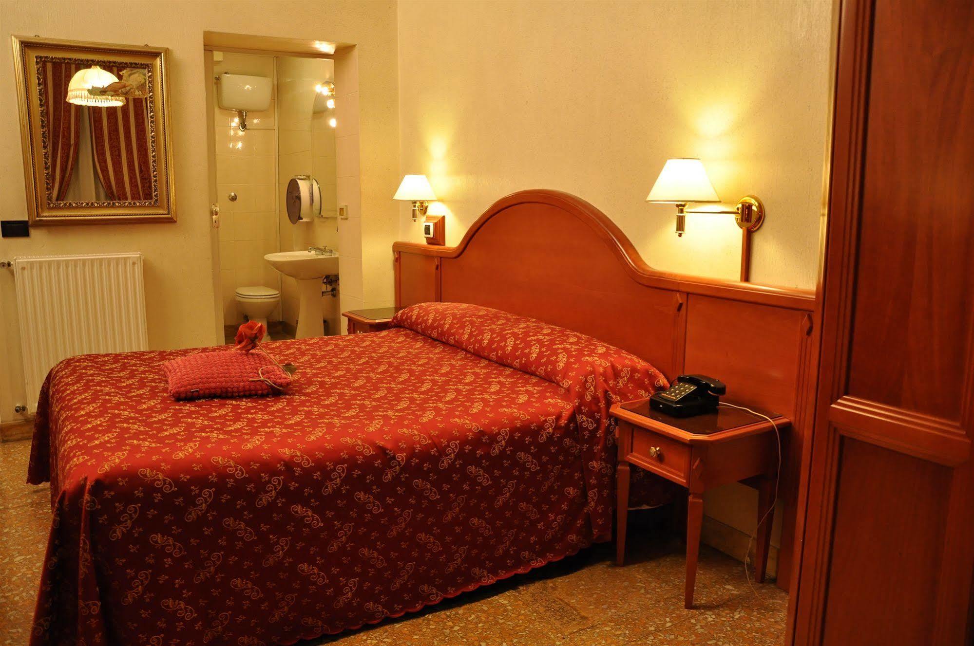 Albergo Sandra Rom Exteriör bild